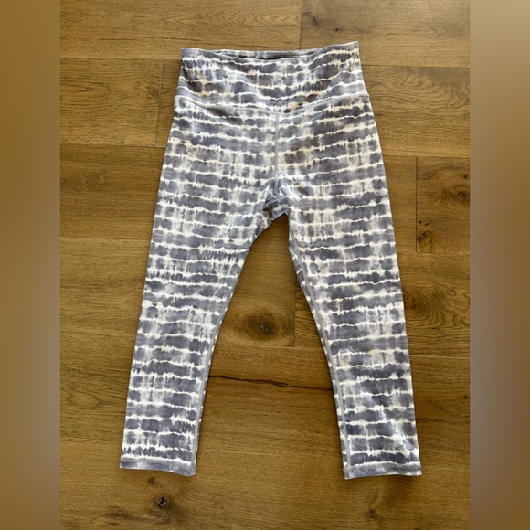 Athleta Pants - ATHLETA WOMENS Grey Tie-Dye Elation Capri Leggings